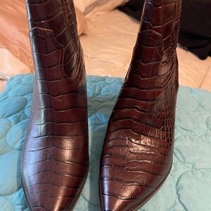 Brown croco pattern cowgirl boots